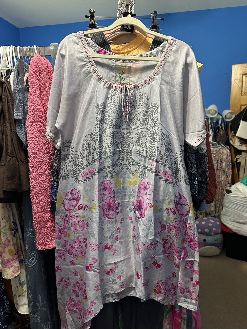 Johnny Was Embroidered 100% silk Floral tunic in Light Gray and Pink